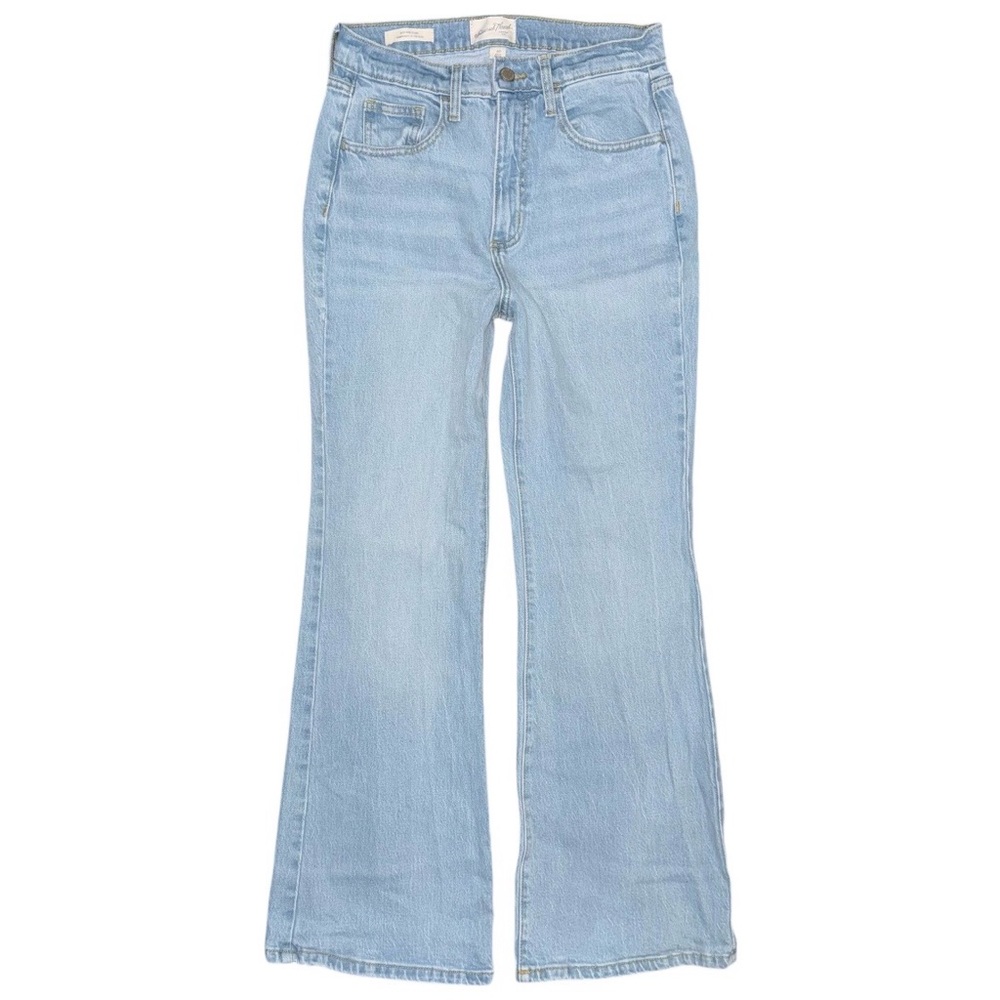 Universal Thread High Rise Flare Jeans Light Wash Women’s 6 Short (31” inseam)